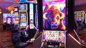 orbit88 mobile app home screen showing live markets and slot game thumbnails